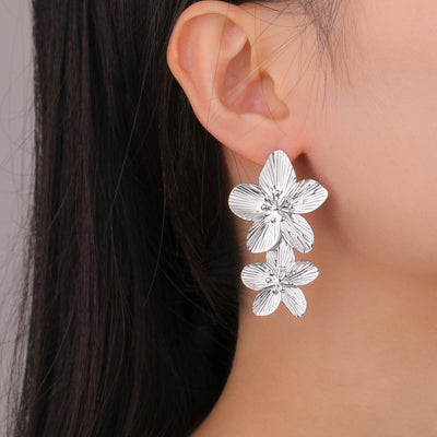 Women's Electroplated Alloy Non-fading Flower Earrings