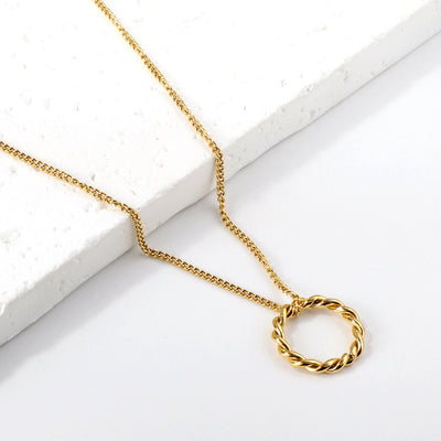 Women's Fashionable Exquisite Non-Fading Openwork Circle Gold Simple Twist Necklace