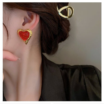 High End Temperament Pleated Heart - shaped Earrings Retro - Zambeel